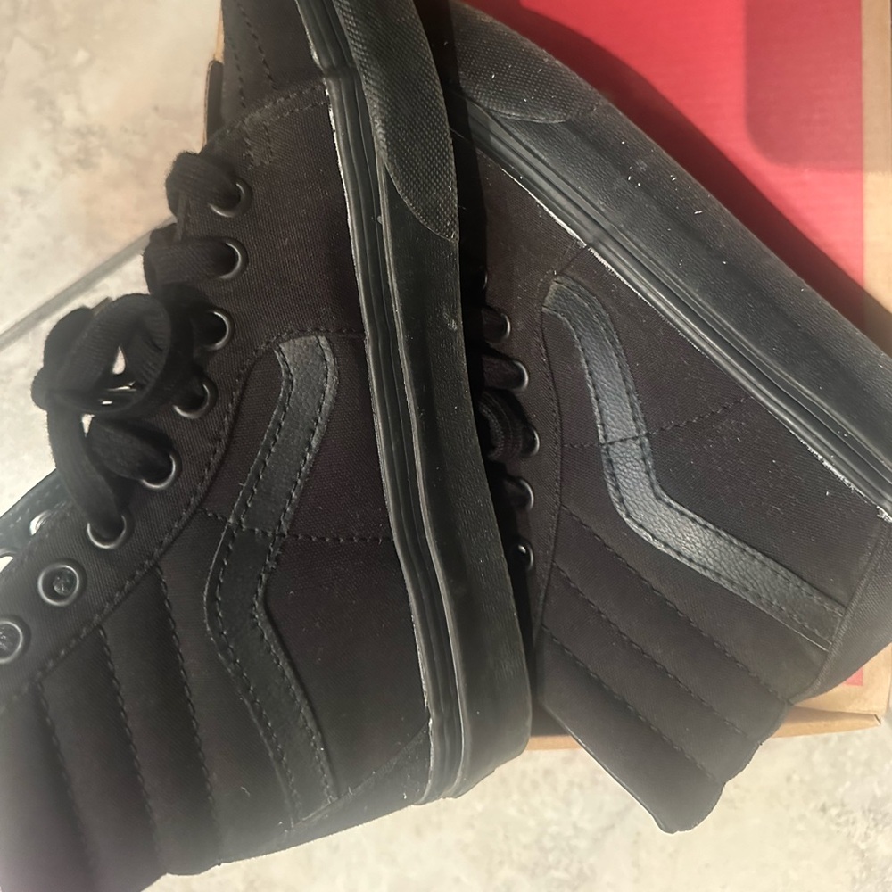 VANS SK8-HI black size 4.5 men 6 woman